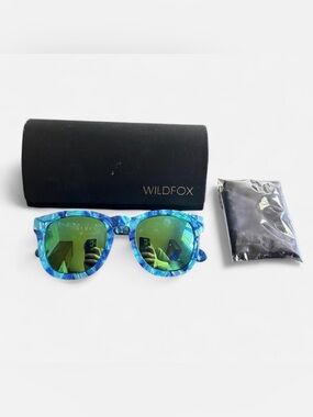 Wildfox Couture Classic Fox Blue Marble Mirrored Sunglasses w/ Case